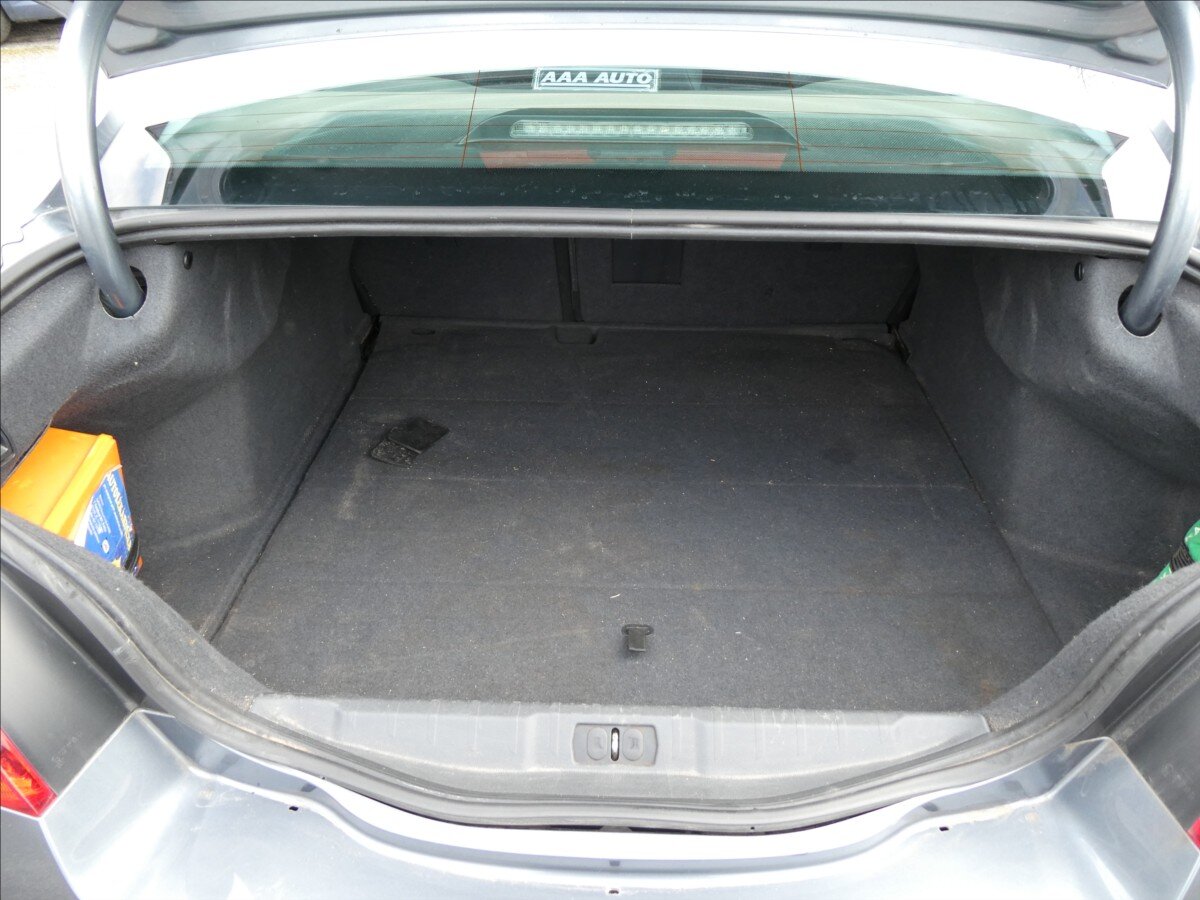 Peugeot 508 Sedan / Limuzína 1,6 l 115 kw