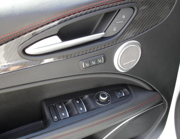 Alfa Romeo Stelvio 27