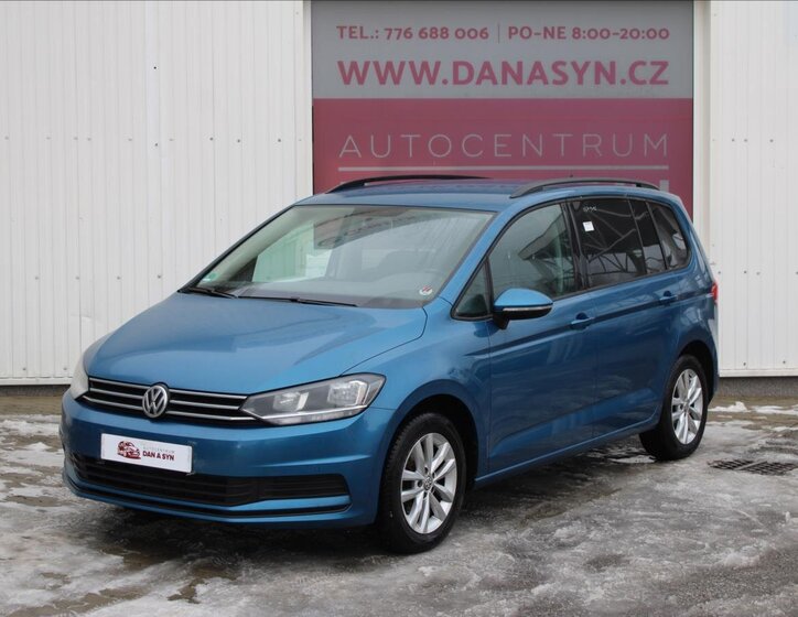 Volkswagen Touran 1