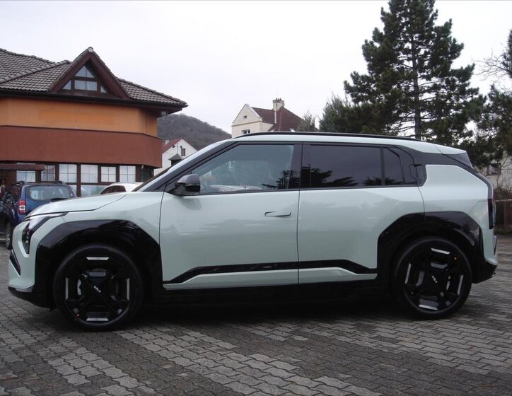 KIA EV3 SUV / Terénní 0,0 150 kw