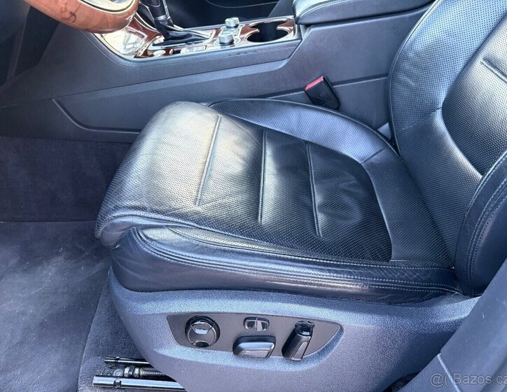 Volkswagen Touareg SUV / Terénní 0,0 193 kw