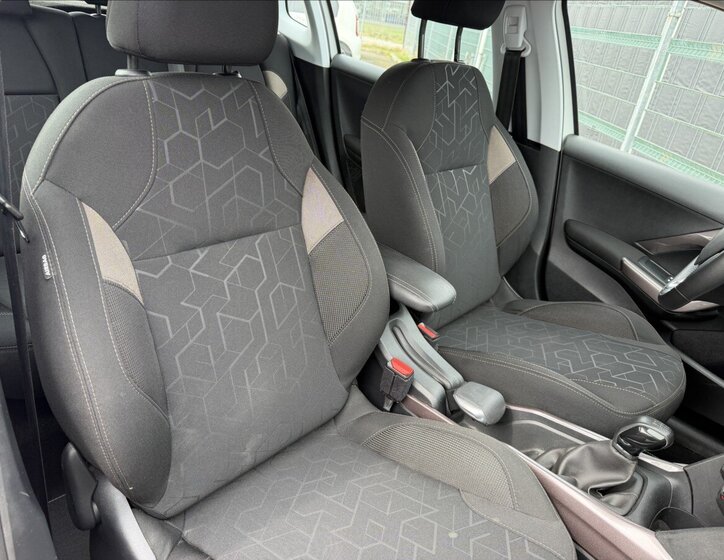 Peugeot 2008 Kombi 1,2 l 60 kw