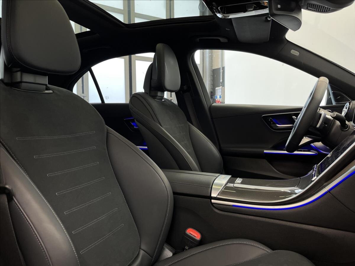 Mercedes-Benz Třídy C Sedan 2,0 l 145 kw