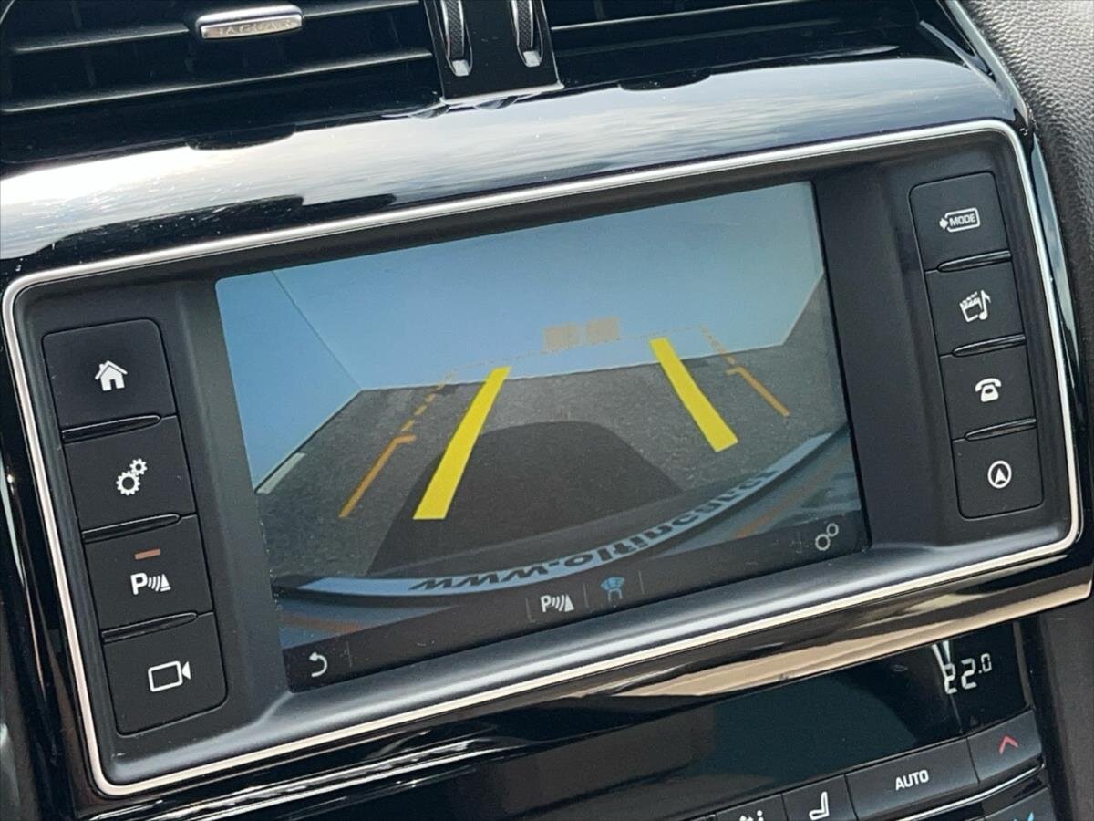 Jaguar F-Pace Kombi 2,0 l 132 kw
