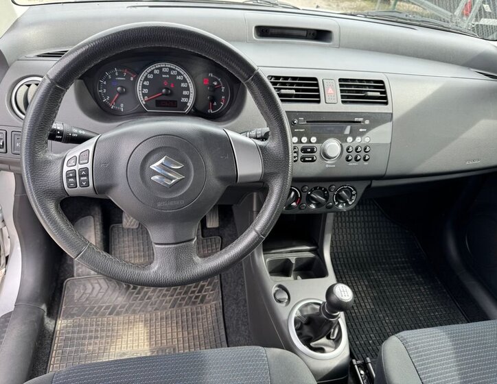 Suzuki Swift Hatchback 1,3 l 67 kw