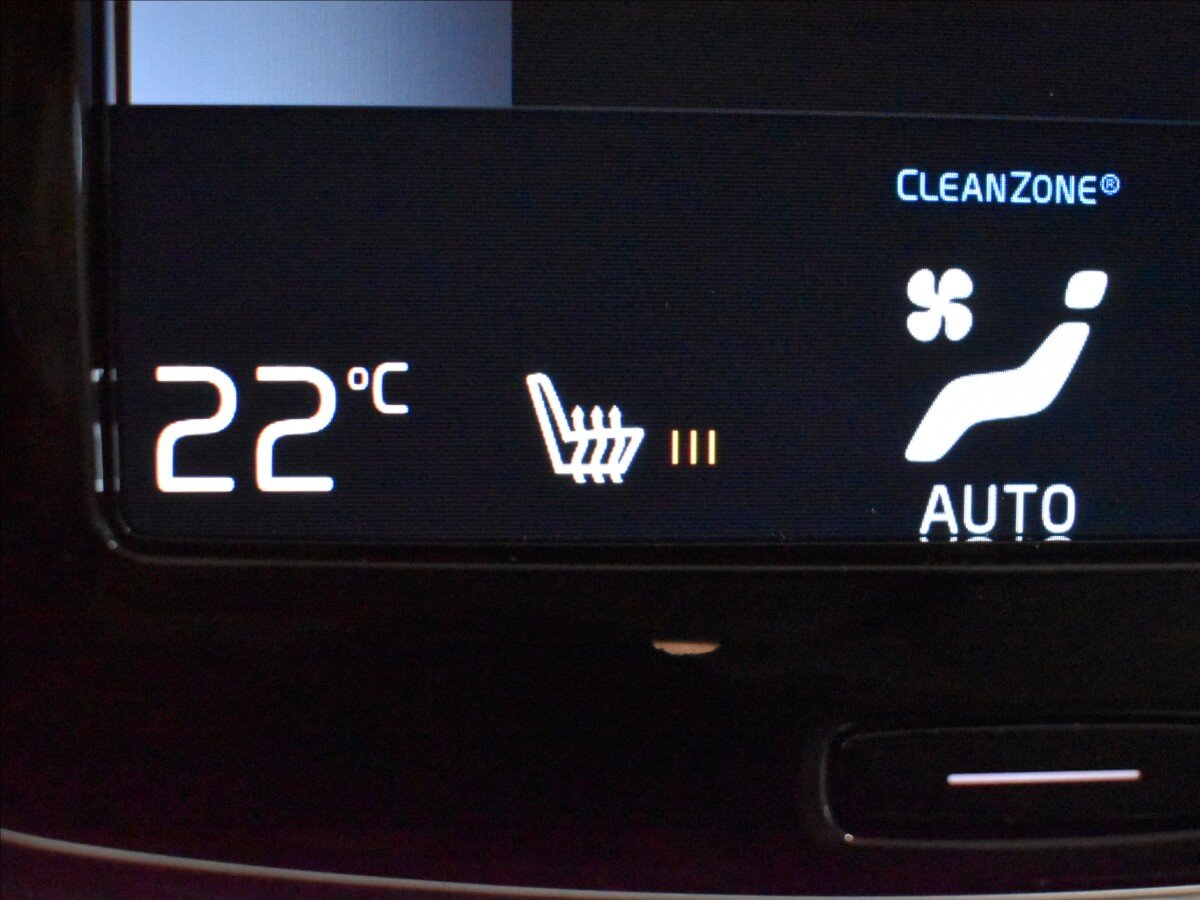 Volvo XC90 SUV / Terénní 2,0 l 173 kw