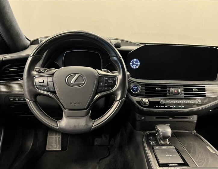Lexus LS 500h Sedan / Limuzína 3,5 l 264 kw