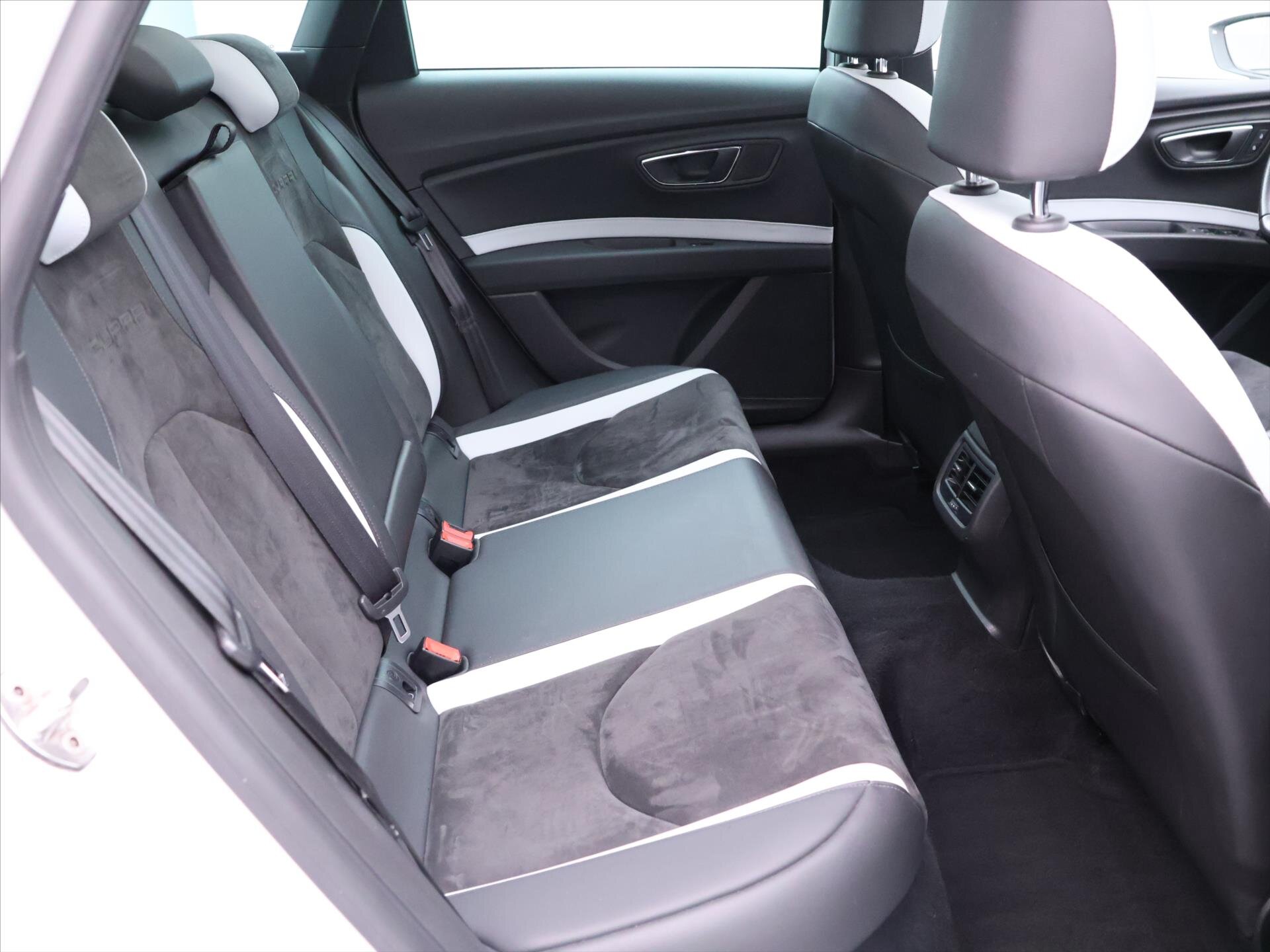 Seat Leon Kombi 2,0 l 213 kw