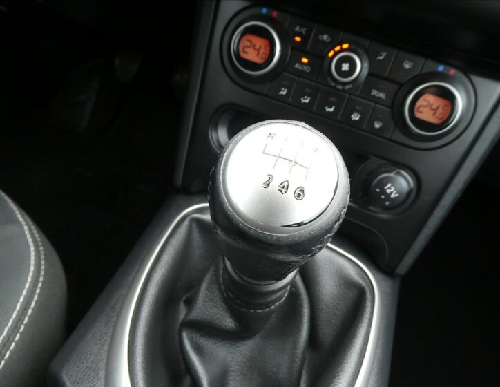 Nissan Qashqai SUV 2,0 l 104 kw