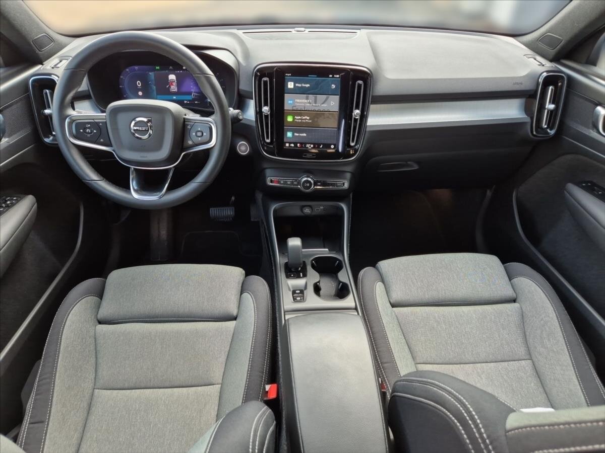 Volvo XC40 SUV / Terénní 2,0 l 120 kw