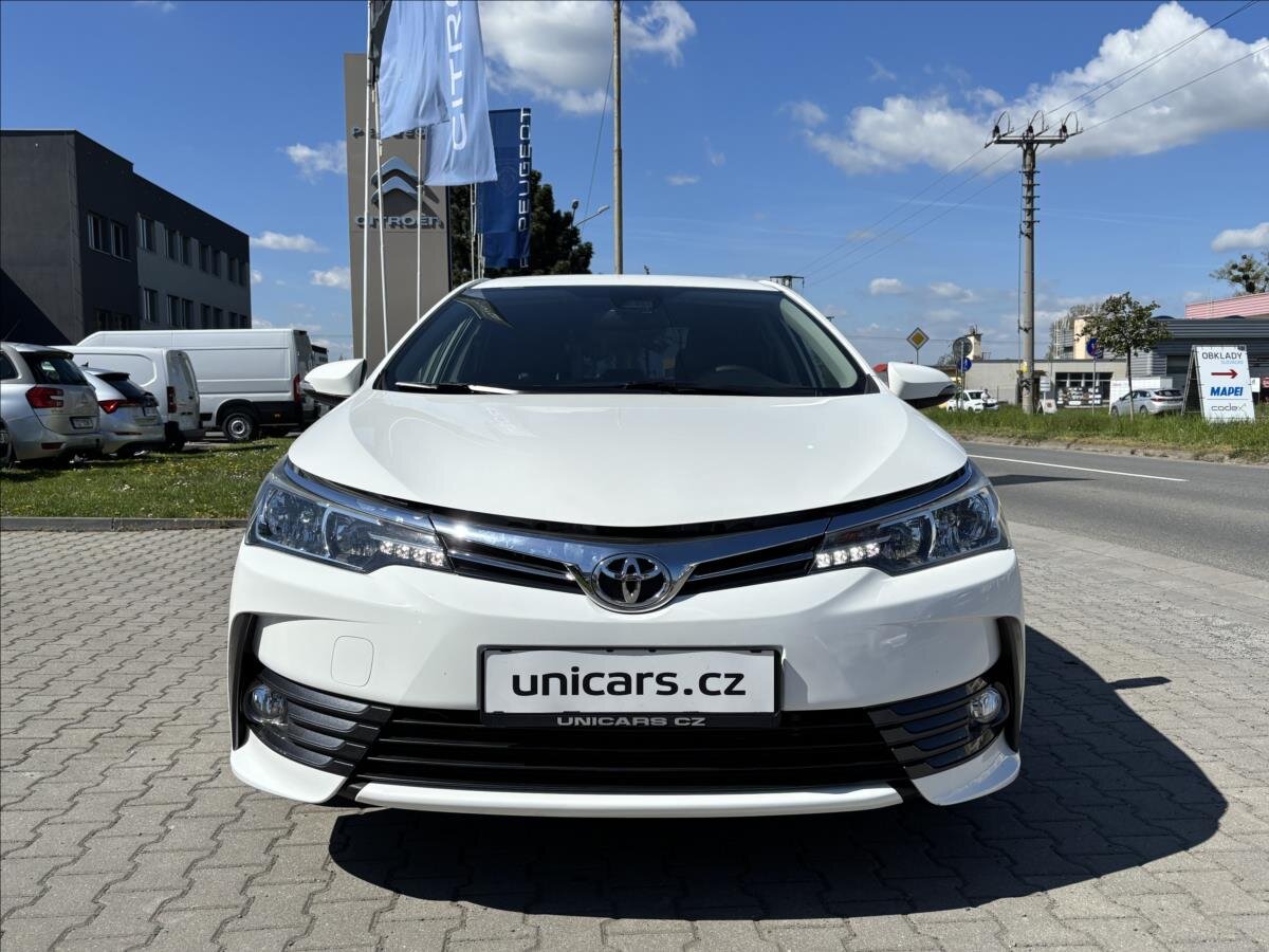 Toyota Corolla Sedan / Limuzína 1,6 l 97 kw