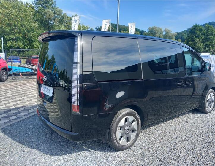 Hyundai Staria 8