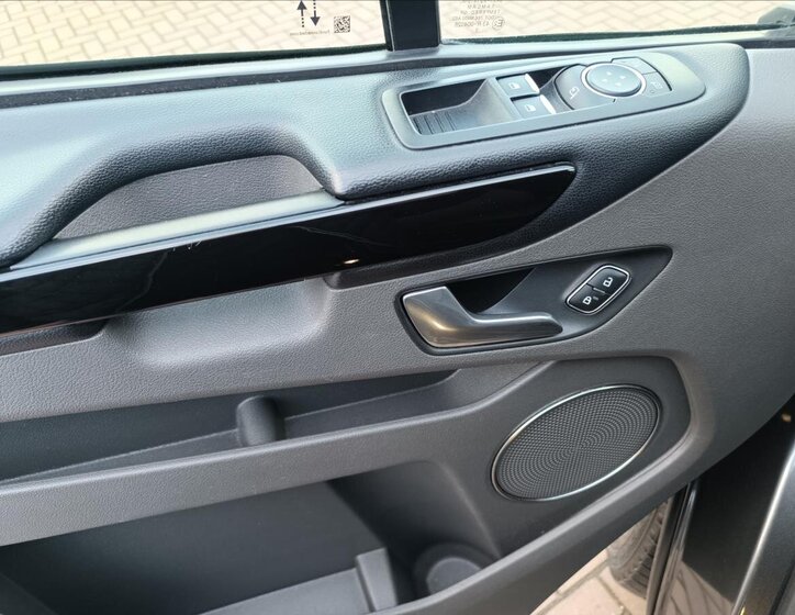 Ford Tourneo Custom MPV 2,0 l 125 kw