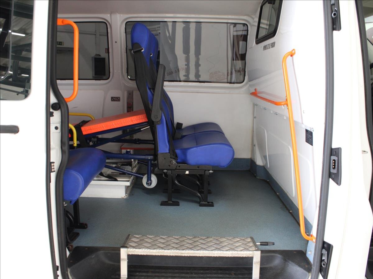 Volkswagen Transporter Kombi 2,0 l 103 kw