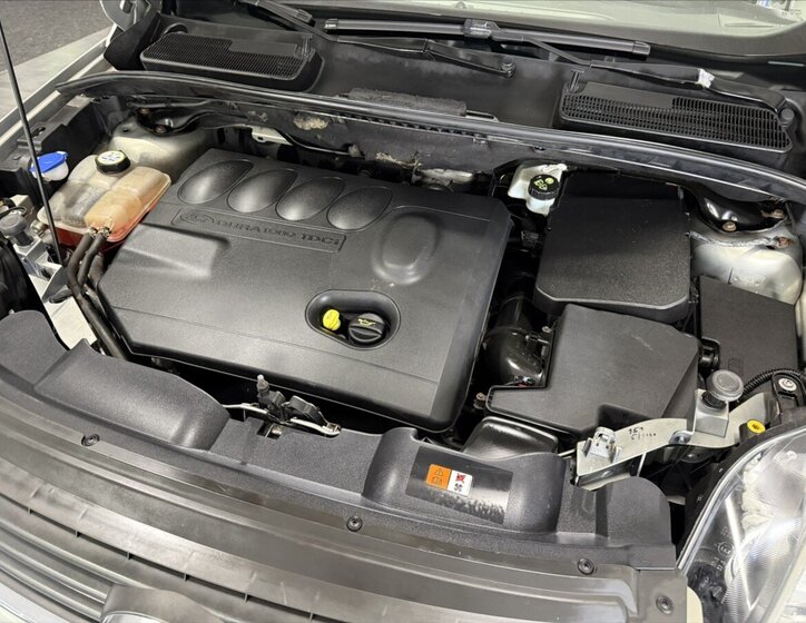 Ford Kuga SUV / Terénní 2,0 l 100 kw