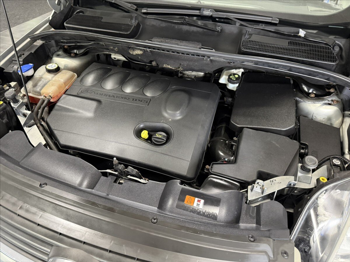 Ford Kuga SUV / Terénní 2,0 l 100 kw