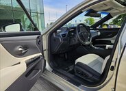Lexus ES 300h Sedan / Limuzína 2,5 l 160 kw
