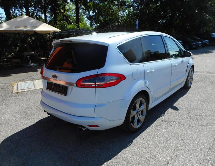 Ford S-MAX 5