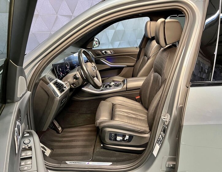 BMW X5 SUV / Terénní 3,0 l 250 kw