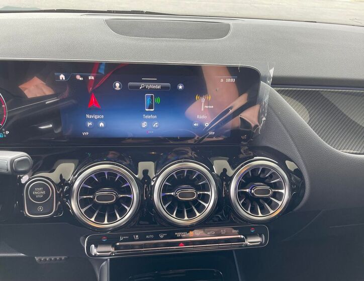 Mercedes-Benz GLA 12