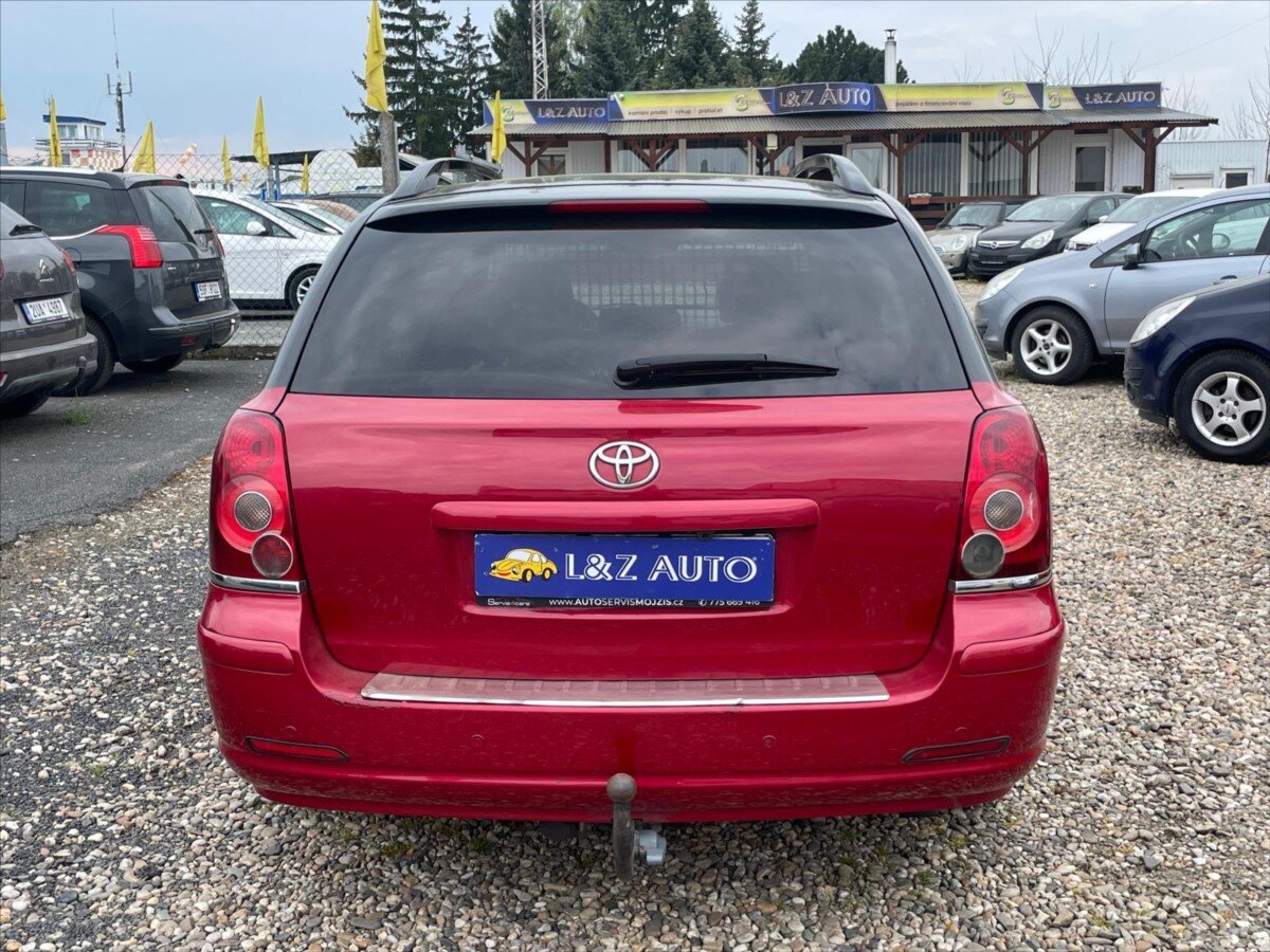 Toyota Avensis Kombi 2,0 l 93 kw