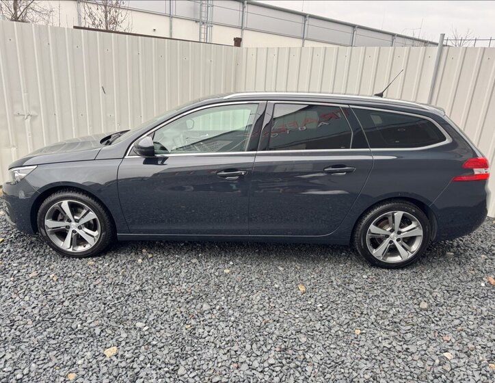 Peugeot 308 Kombi 1,5 l 96 kw