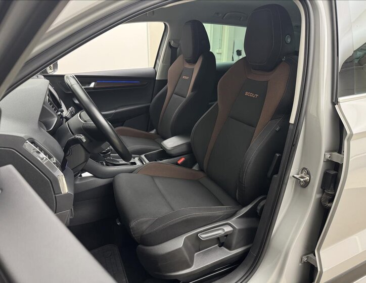 Škoda Karoq SUV / Terénní 2,0 l 110 kw