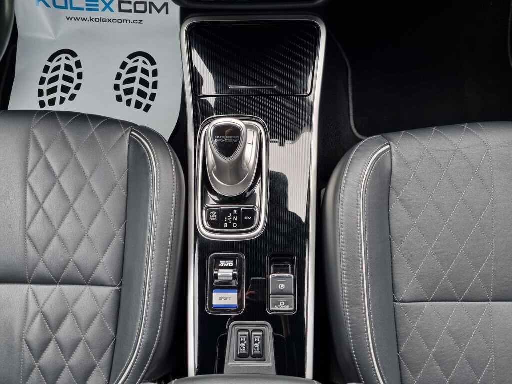 Mitsubishi Outlander SUV 2,4 l 165 kw