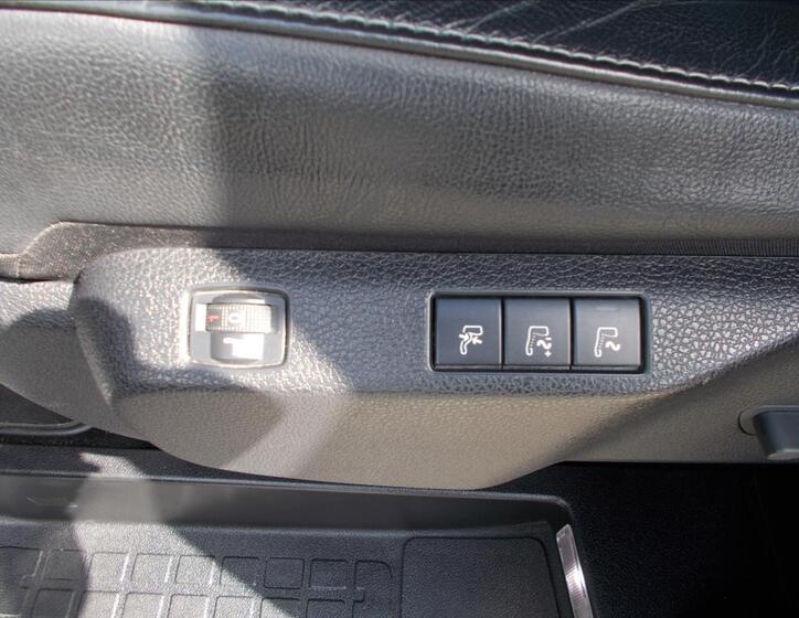 Peugeot Traveller 26