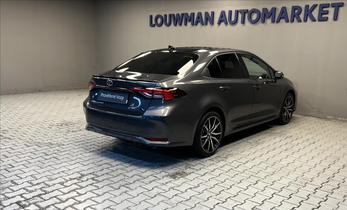 Toyota Corolla Sedan / Limuzína 1,8 l 72 kw