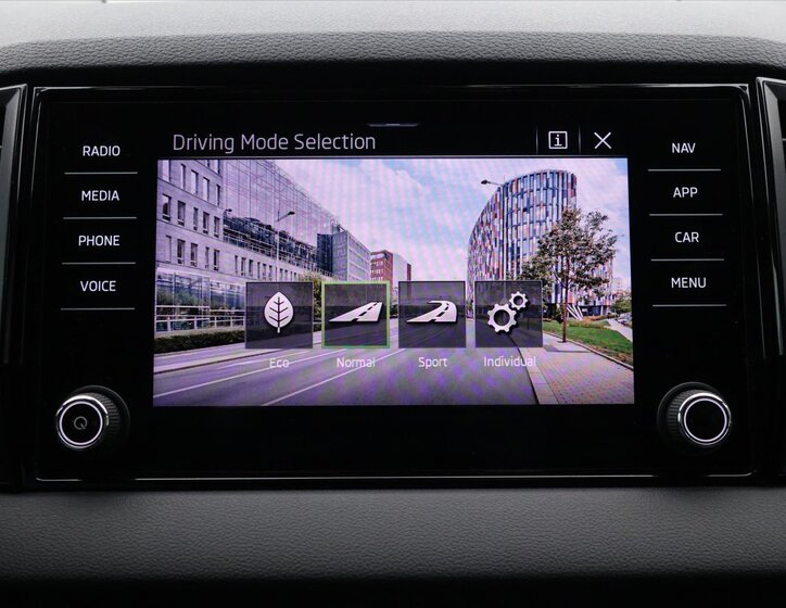 Škoda Karoq SUV 1,5 l 110 kw