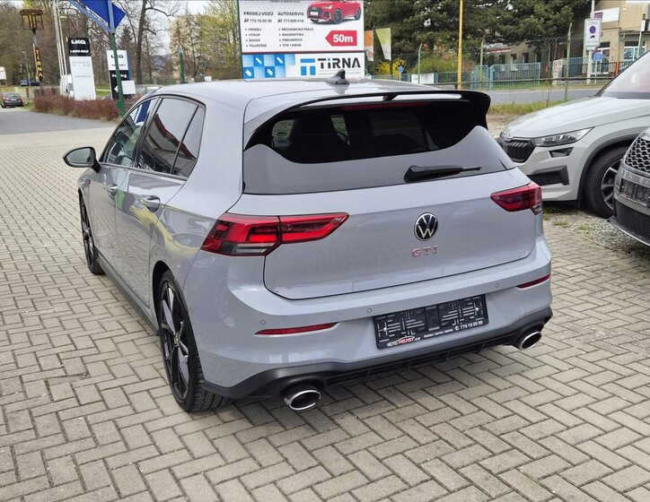 Volkswagen Golf Hatchback 2,0 l 221 kw