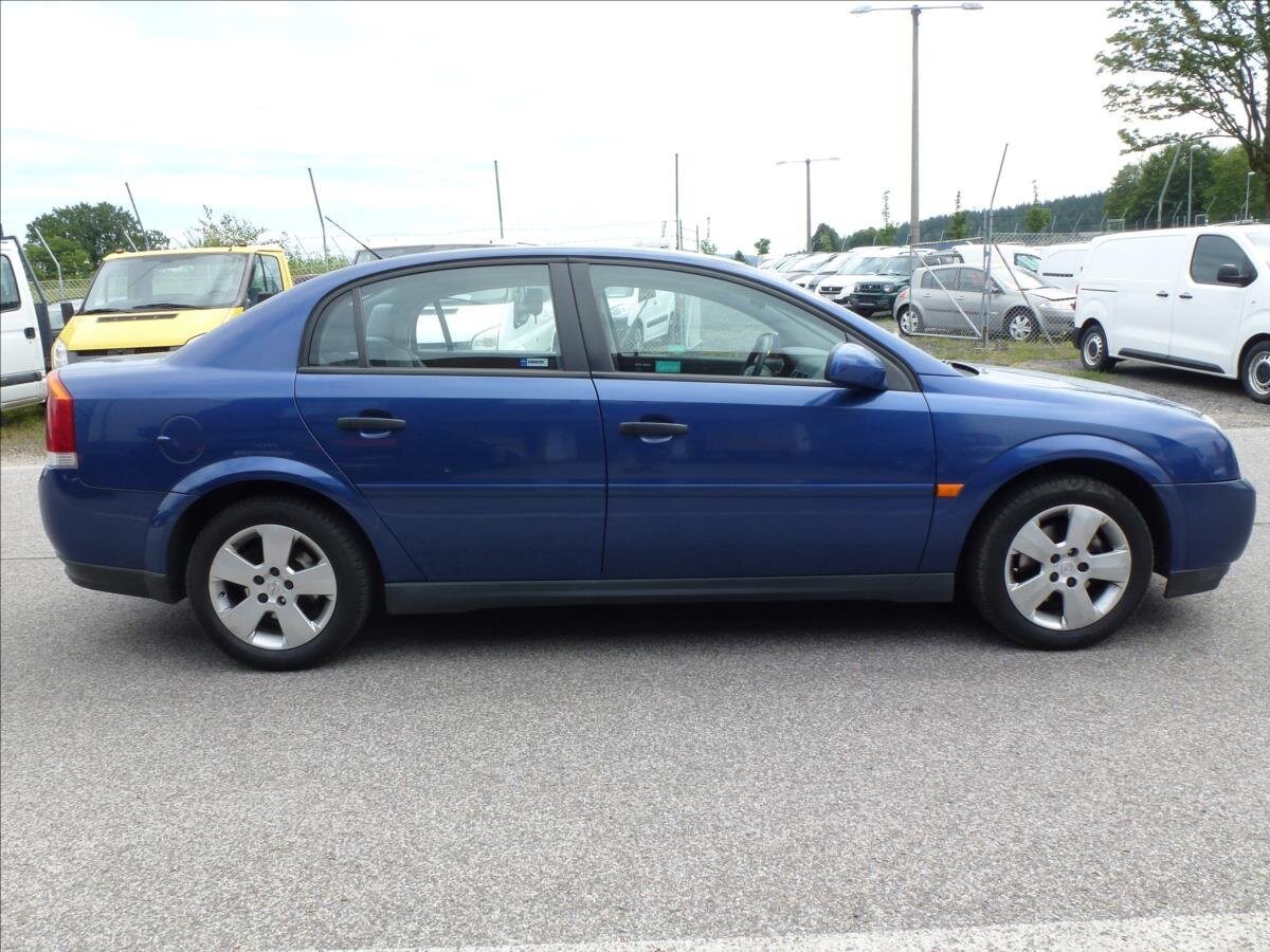 Opel Vectra Sedan / Limuzína 1,8 l 90 kw