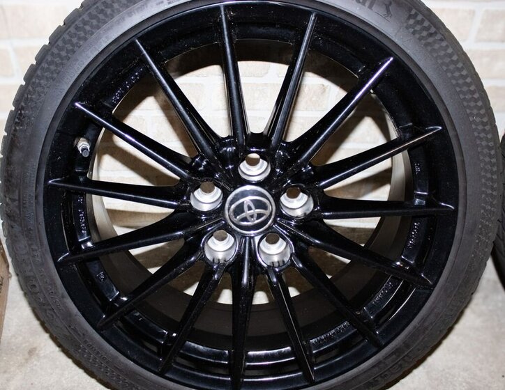 Toyota Yaris Hatchback 1,6 l 192 kw