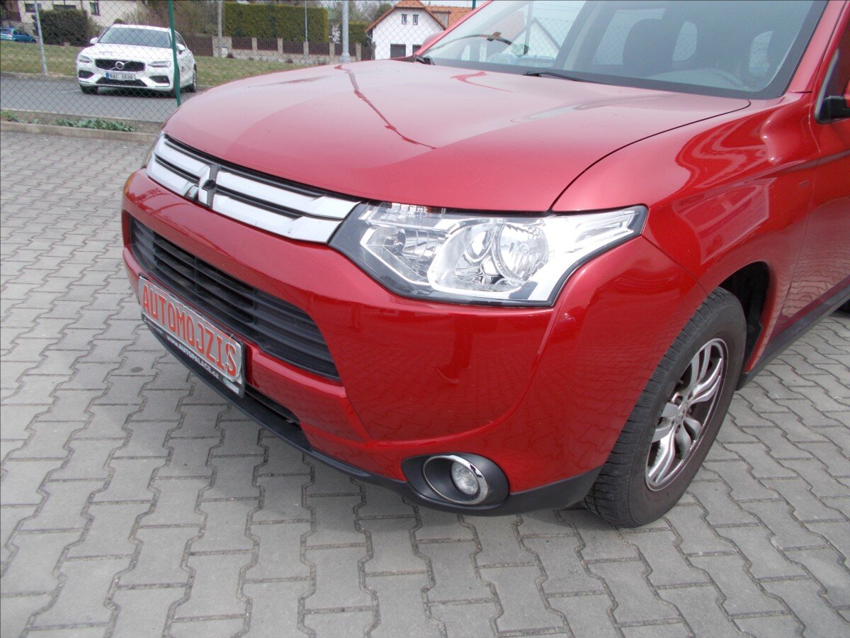 Mitsubishi Outlander SUV / Terénní 2,0 l 110 kw