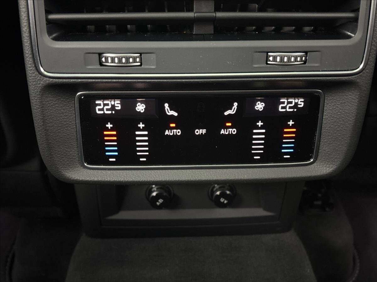 Audi Q8 SUV / Terénní 3,0 l 210 kw