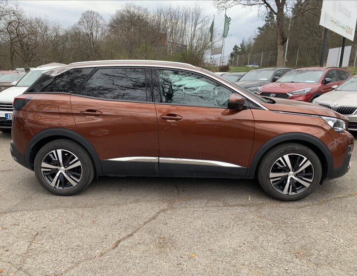 Peugeot 3008 SUV / Terénní 1,2 l 96 kw