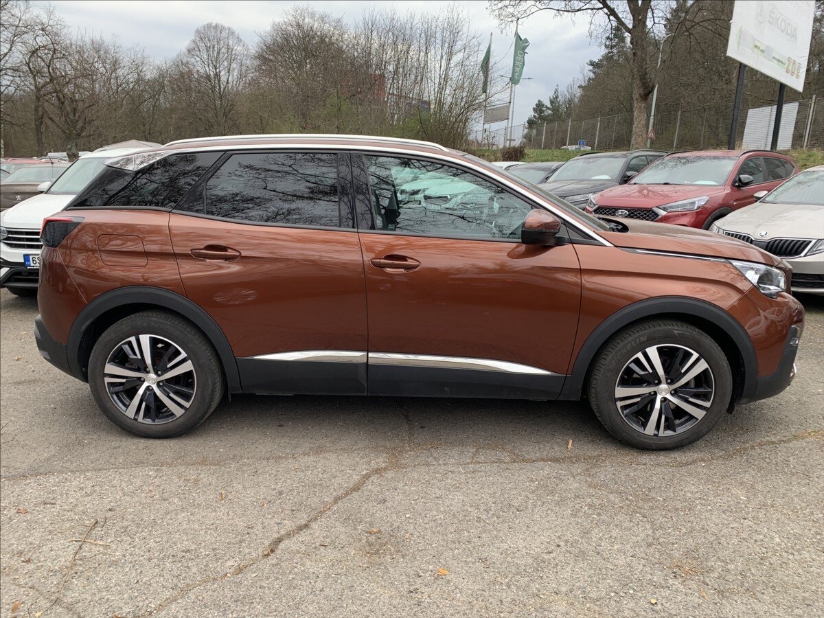 Peugeot 3008 SUV / Terénní 1,2 l 96 kw