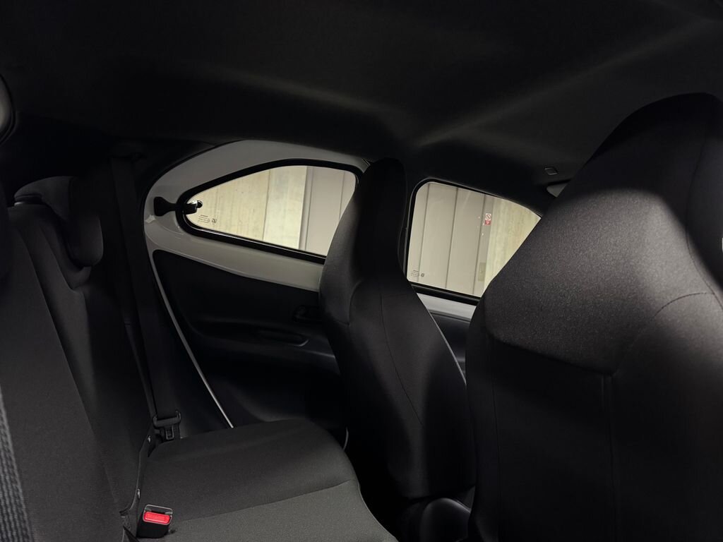 Toyota Aygo Hatchback 998,0 53 kw