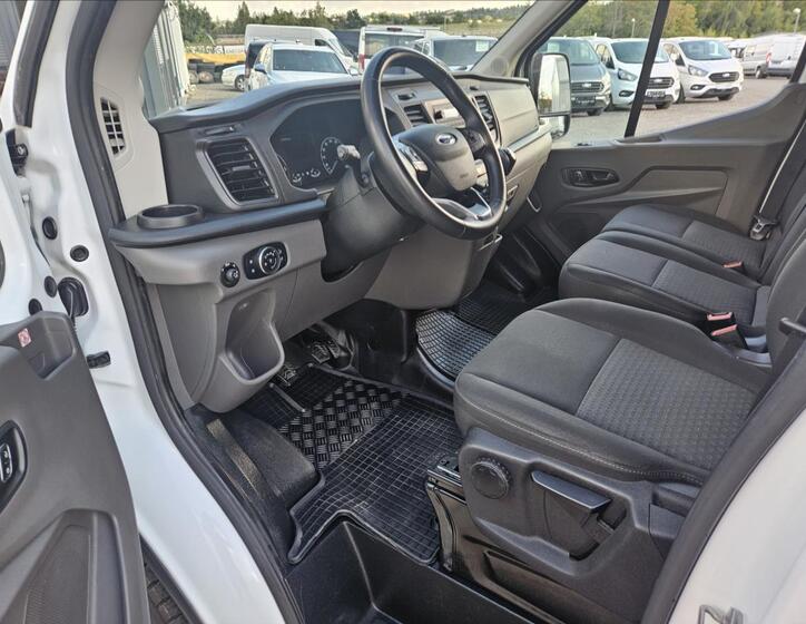 Ford Transit 7