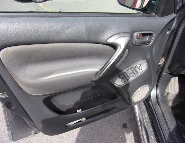 Toyota RAV4 Skříň 2,0 l 110 kw