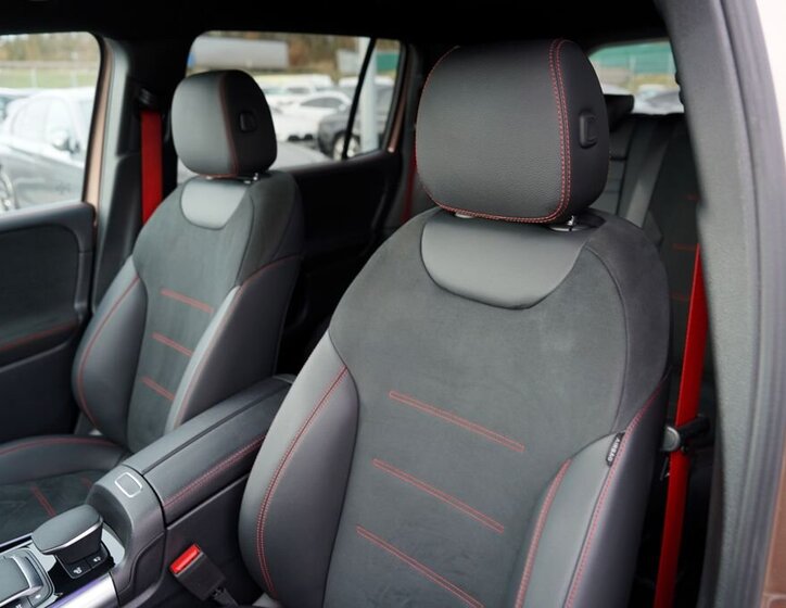 Mercedes-Benz GLB SUV / Terénní 2,0 l 225 kw