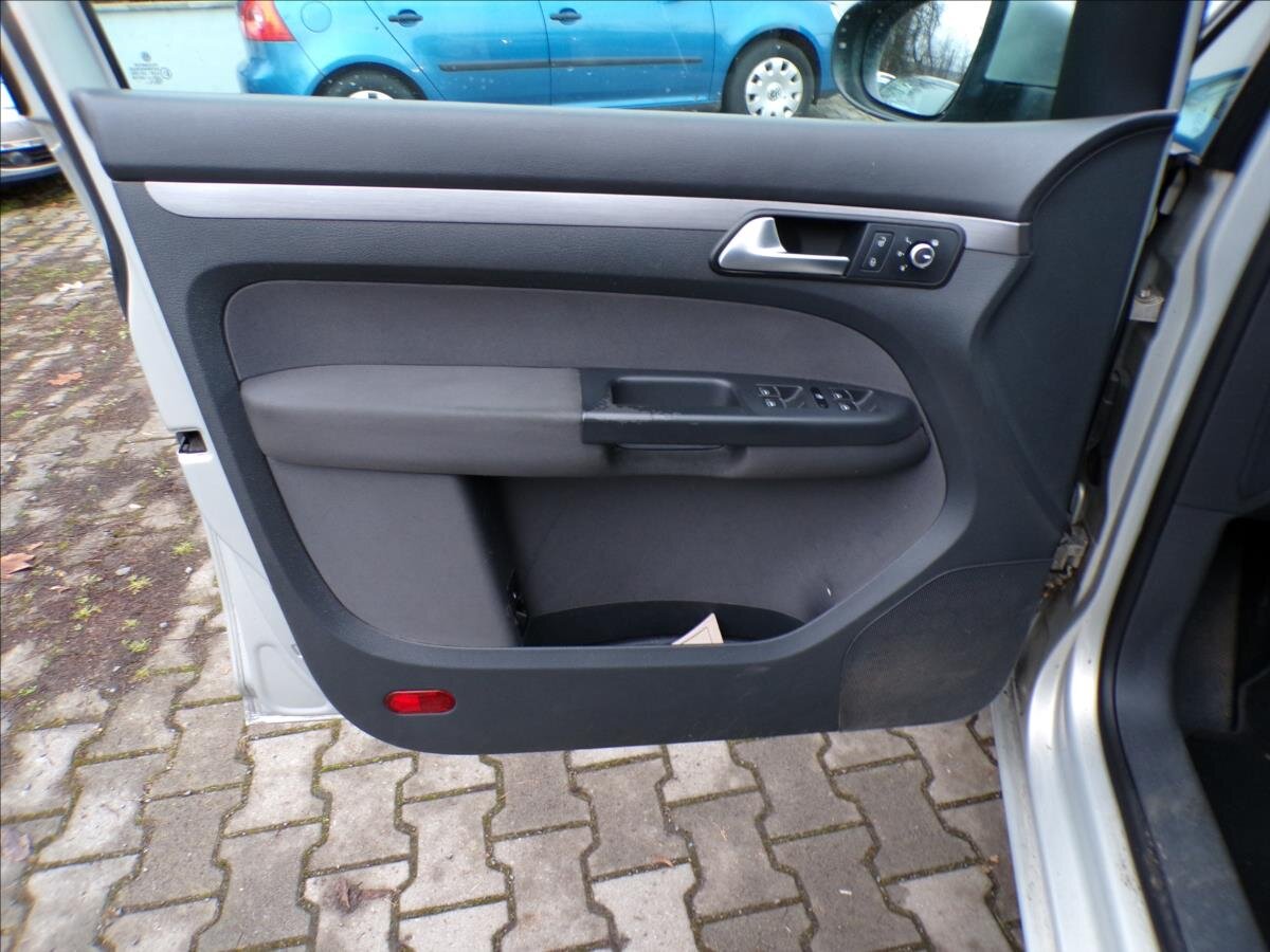 Volkswagen Touran Kombi 2,0 l 103 kw