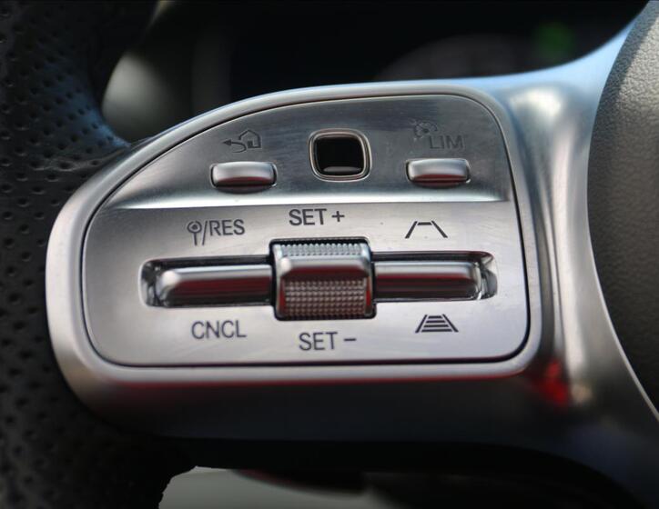 Mercedes-Benz Třídy E 27