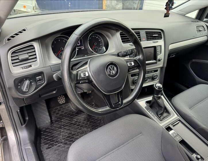 Volkswagen Golf Hatchback 1,2 l 63 kw