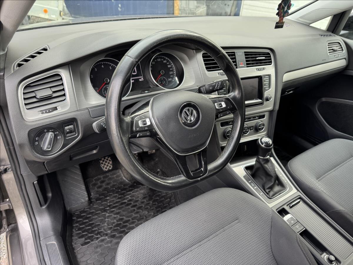 Volkswagen Golf Hatchback 1,2 l 63 kw