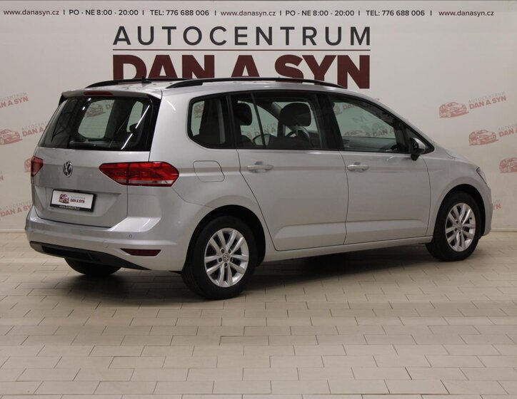 Volkswagen Touran 4