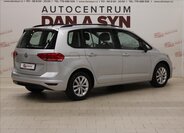 Volkswagen Touran 4