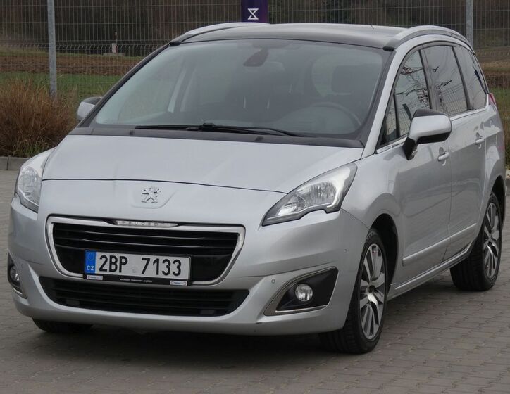 Peugeot 5008 3