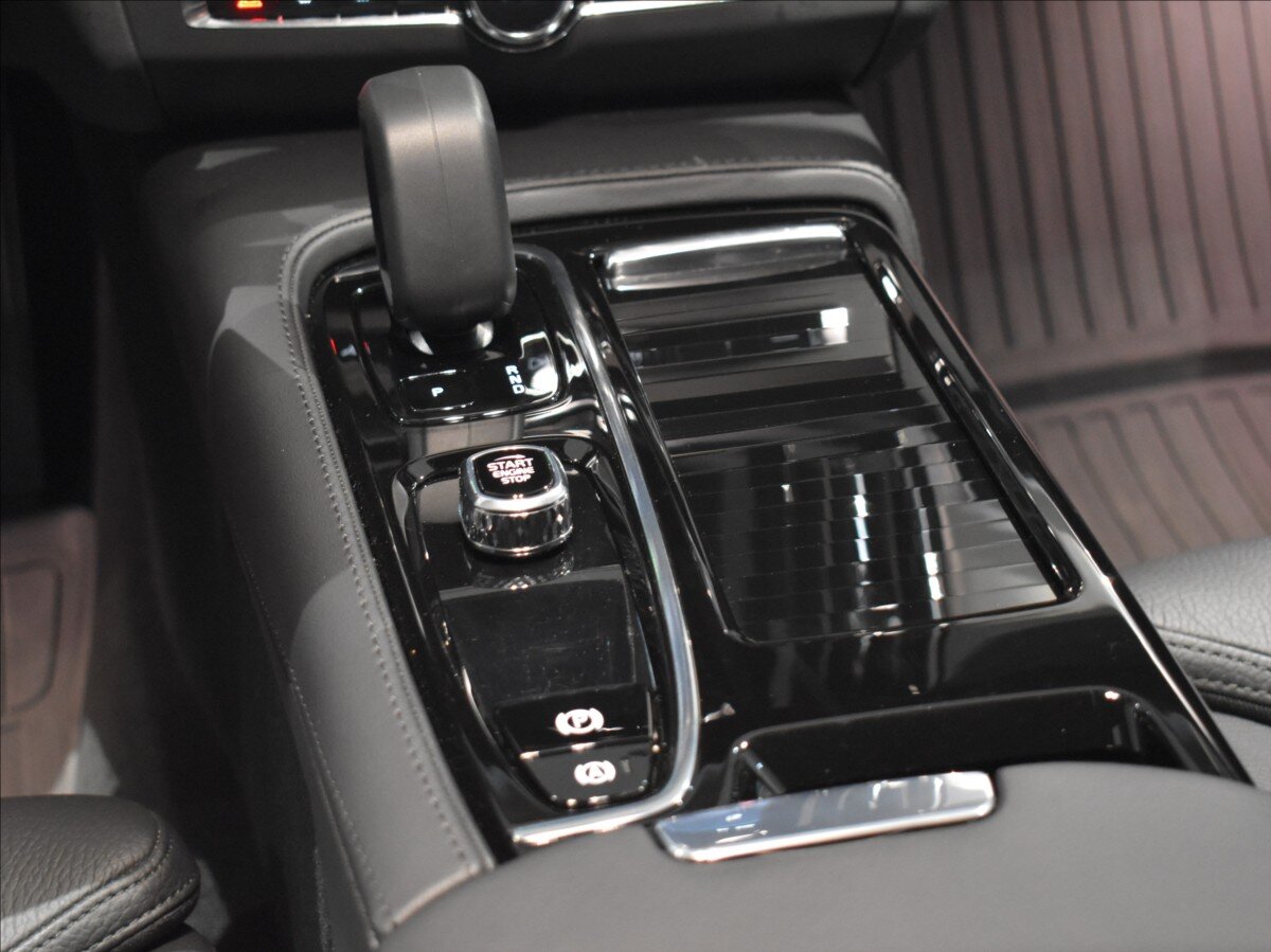 Volvo V90 Kombi 2,0 l 186 kw